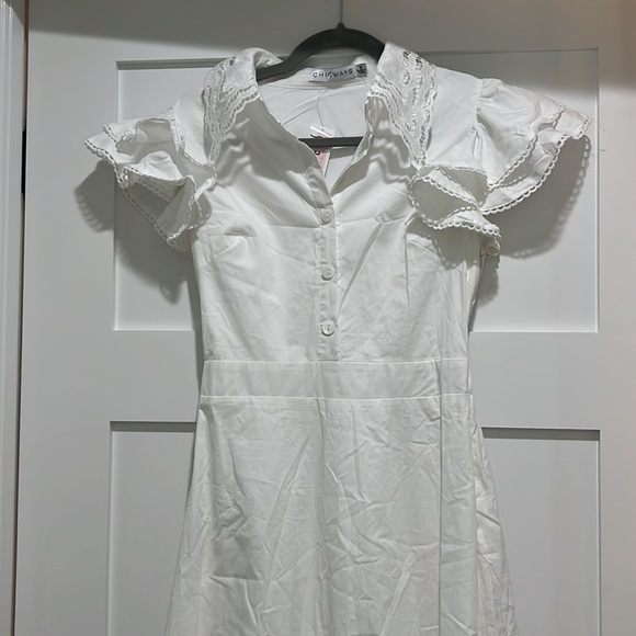 Beautiful White eyelet flutter sleeve Maxi Dress - Picture 2 of 7